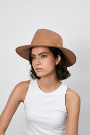 Alina - Camel