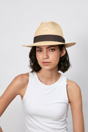 Abril- Fedora ala corta crochet