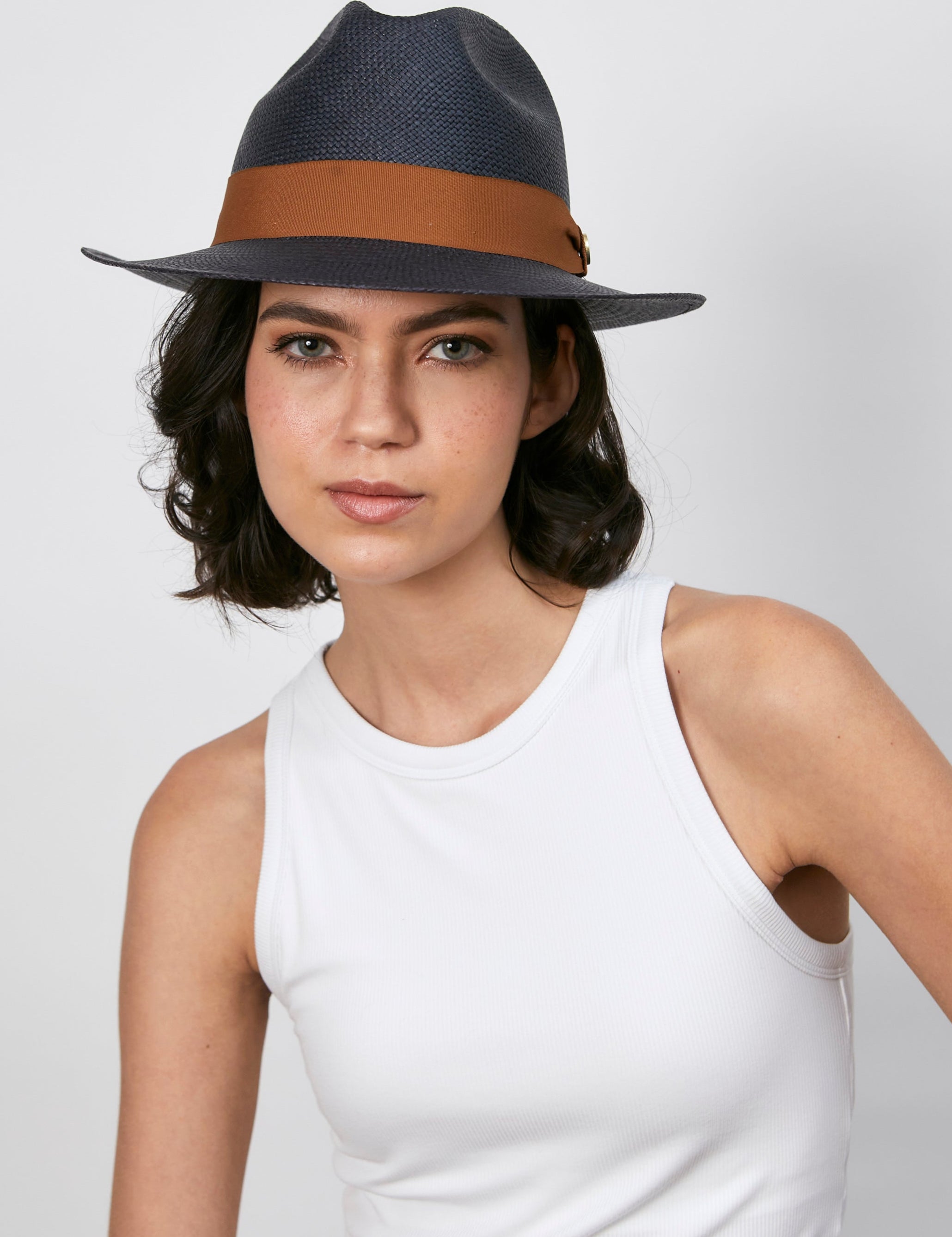 BenaviaSombreroMujer-AGNES3.jpg