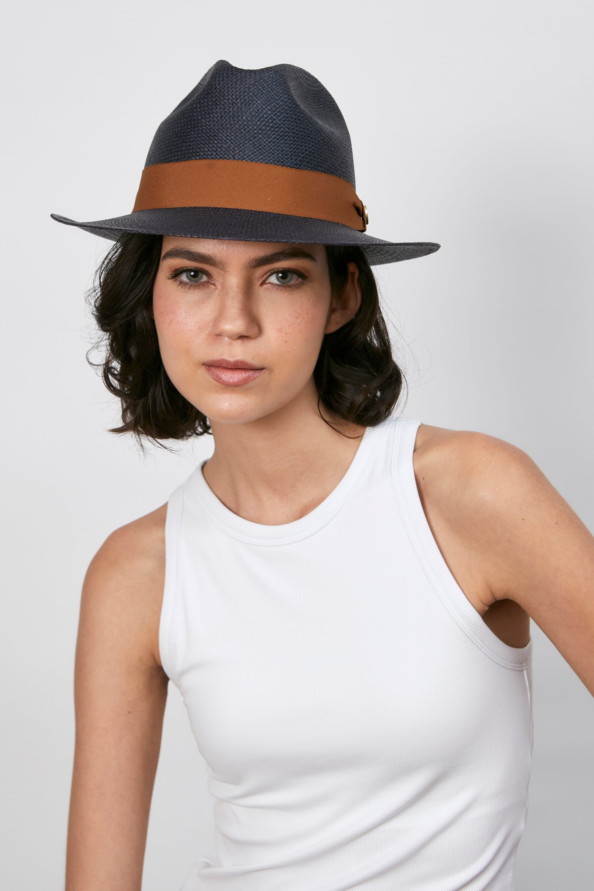 Agnes - Fedora clásico ala corta