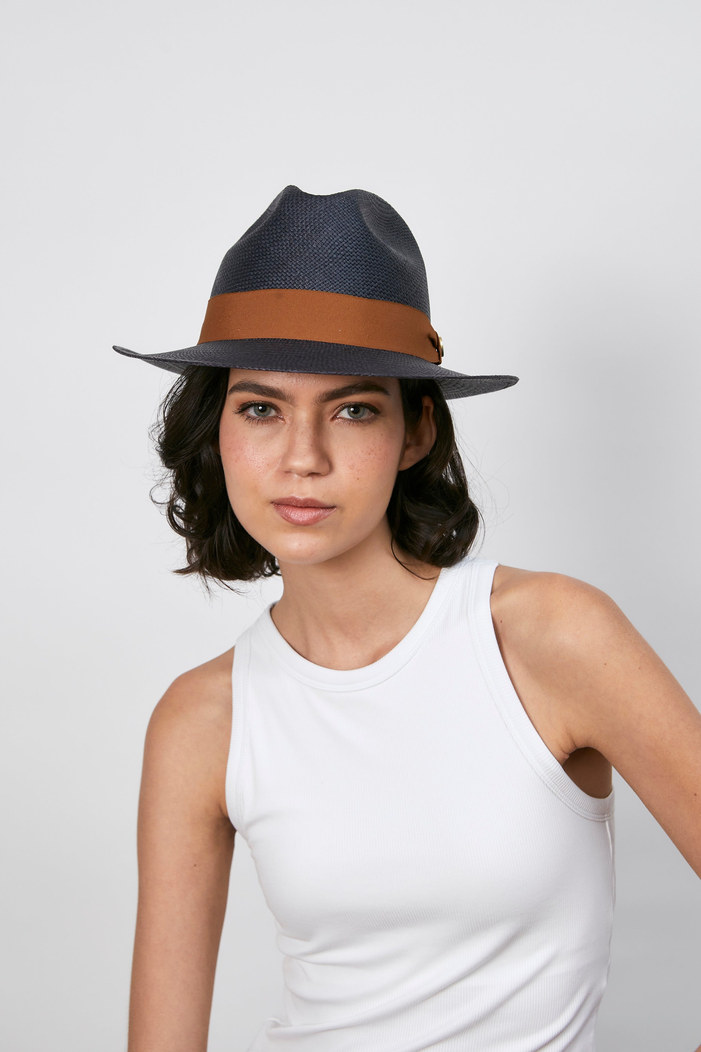 Agnes - Fedora clásico ala corta