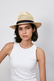 CALI - Fedora calado Ala corta