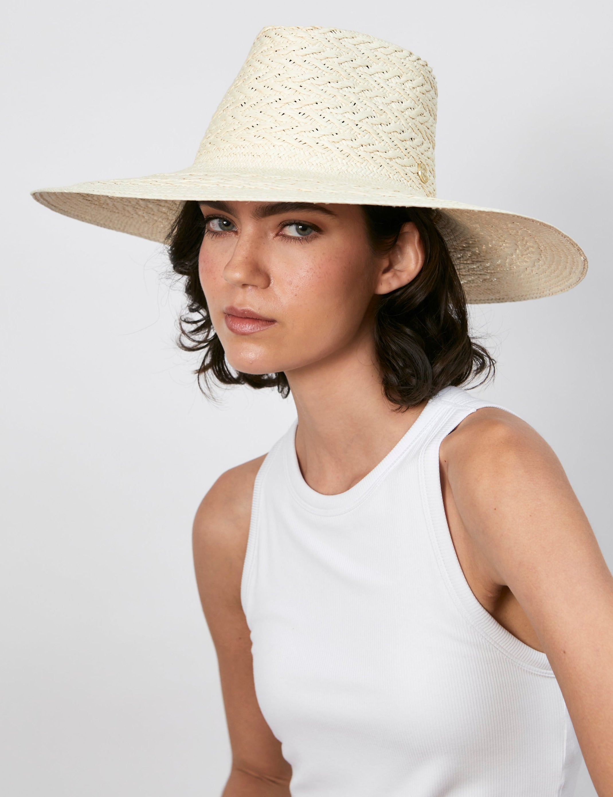 BenaviaSombreroMujer-KAIA2.jpg