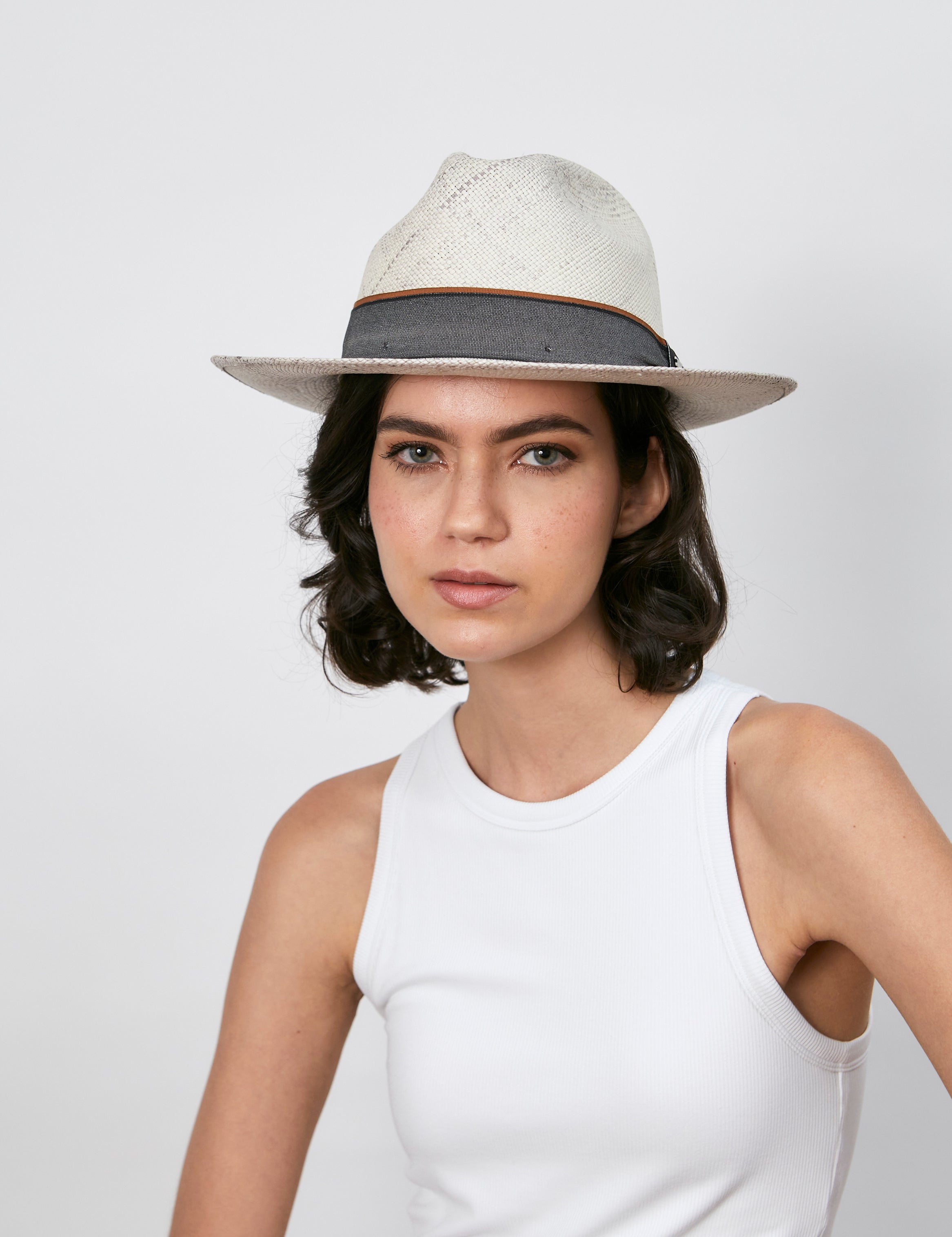 BenaviaSombreroMujer-LEX2_1090ab0c-a162-49f5-a1ed-1541f9f62401.jpg