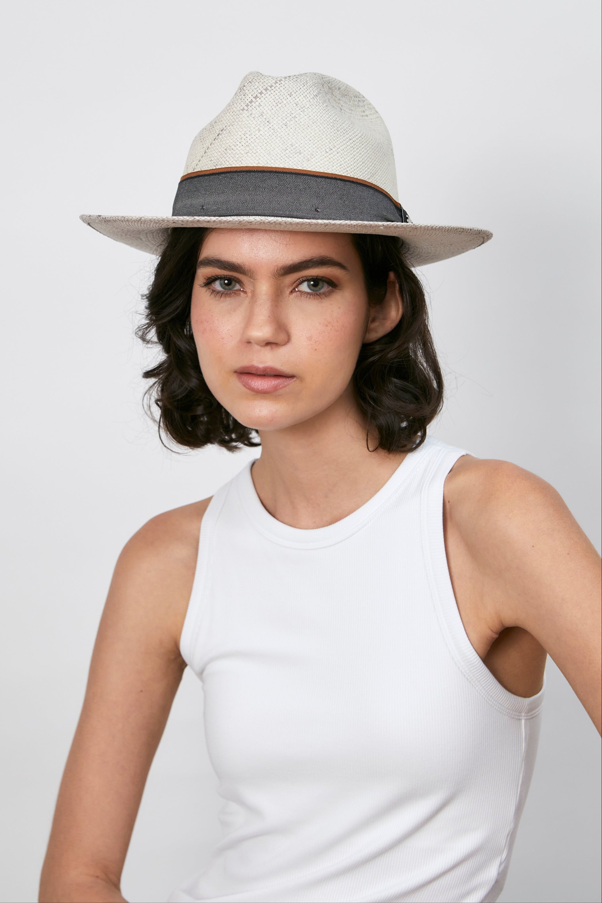 LEX - Fedora clásico ala corta