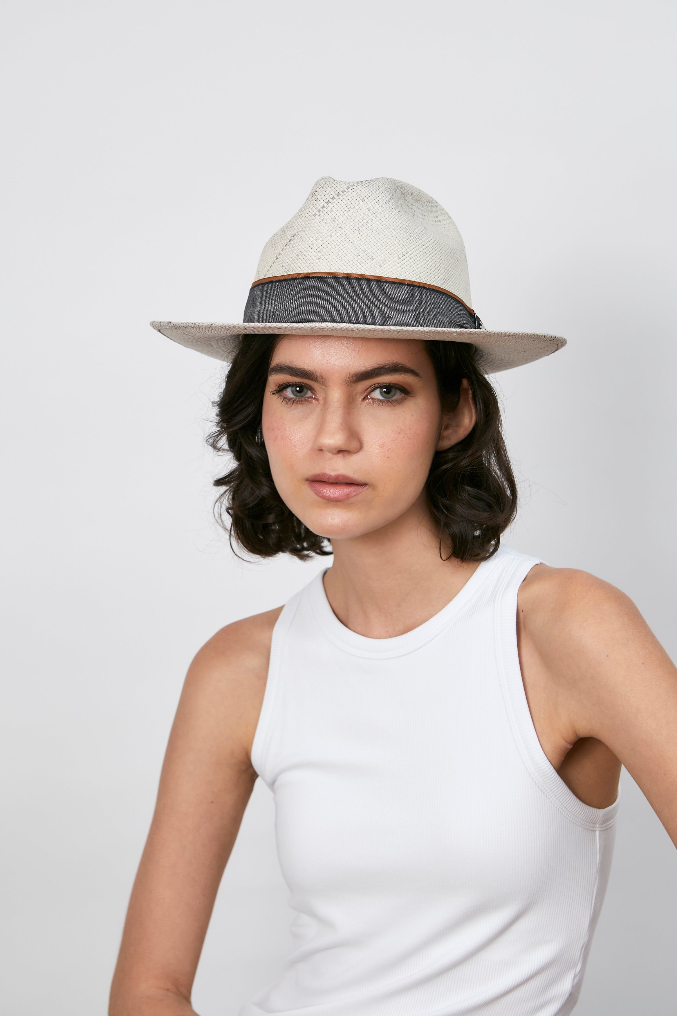 LEX - Fedora clásico ala corta