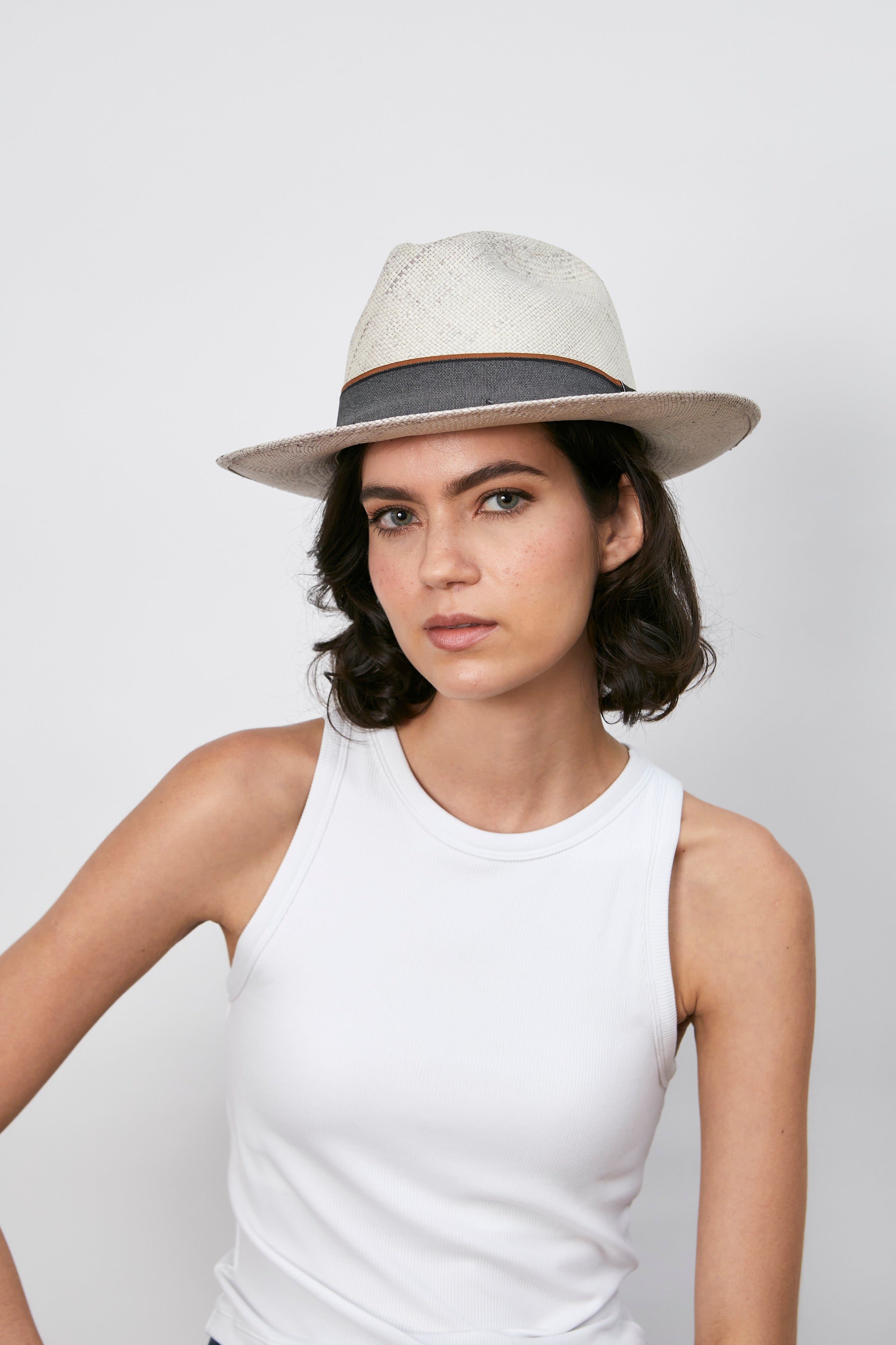 LEX - Fedora clásico ala corta