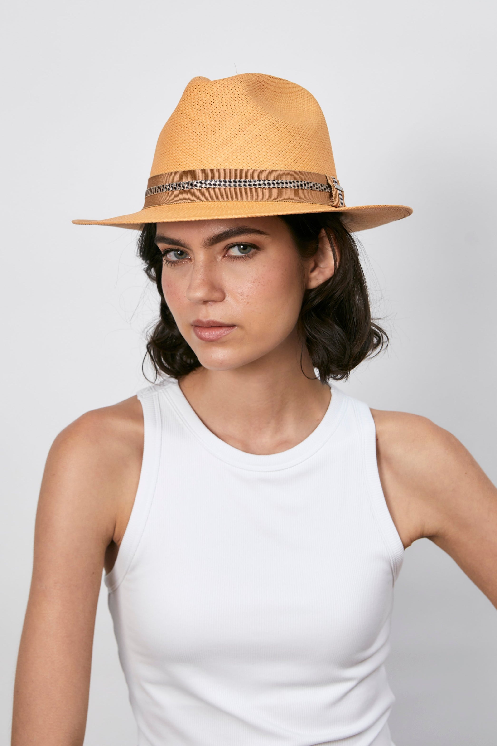 MAITE - Fedora clásico ala corta