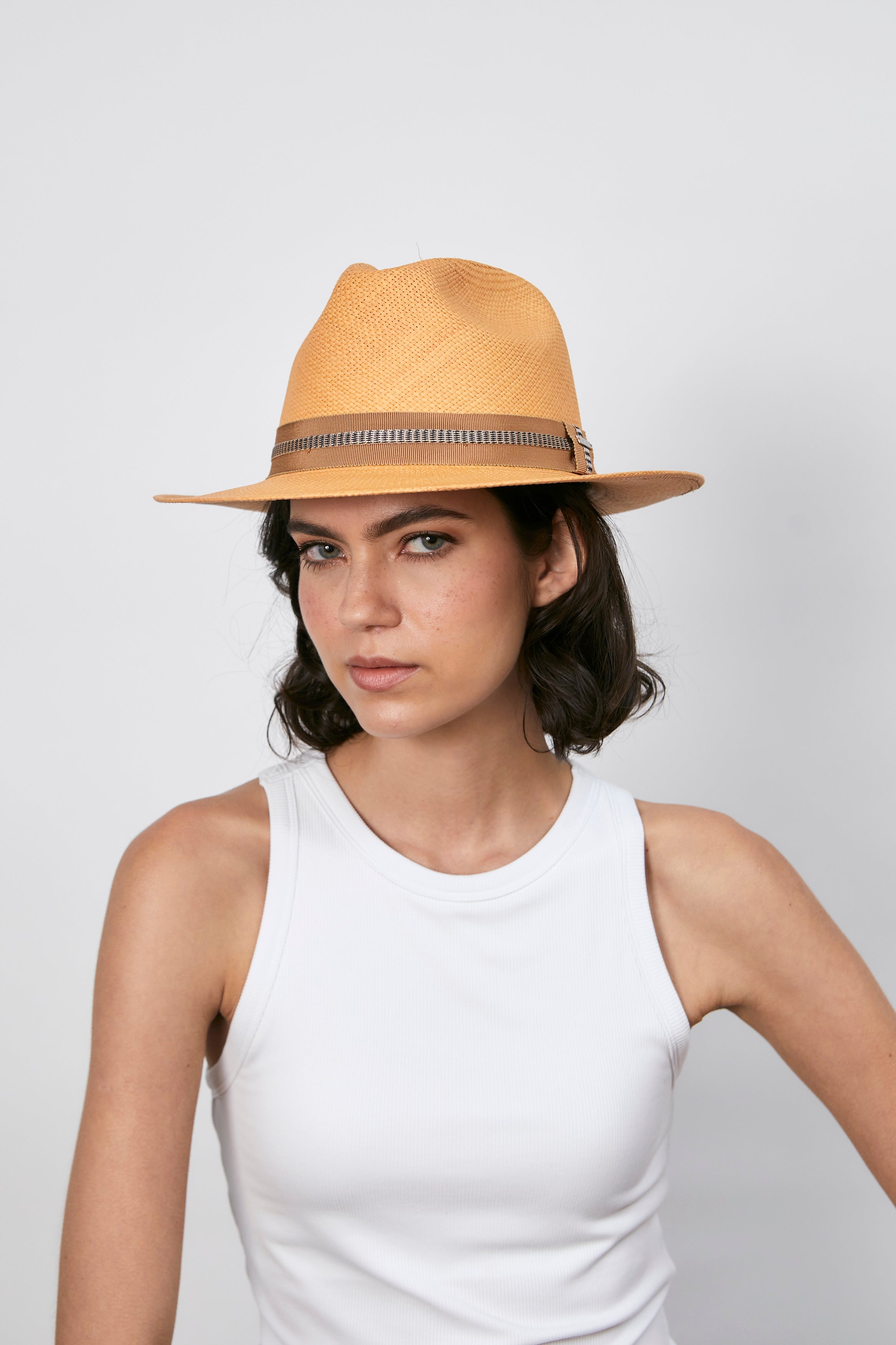 MAITE - Fedora clásico ala corta