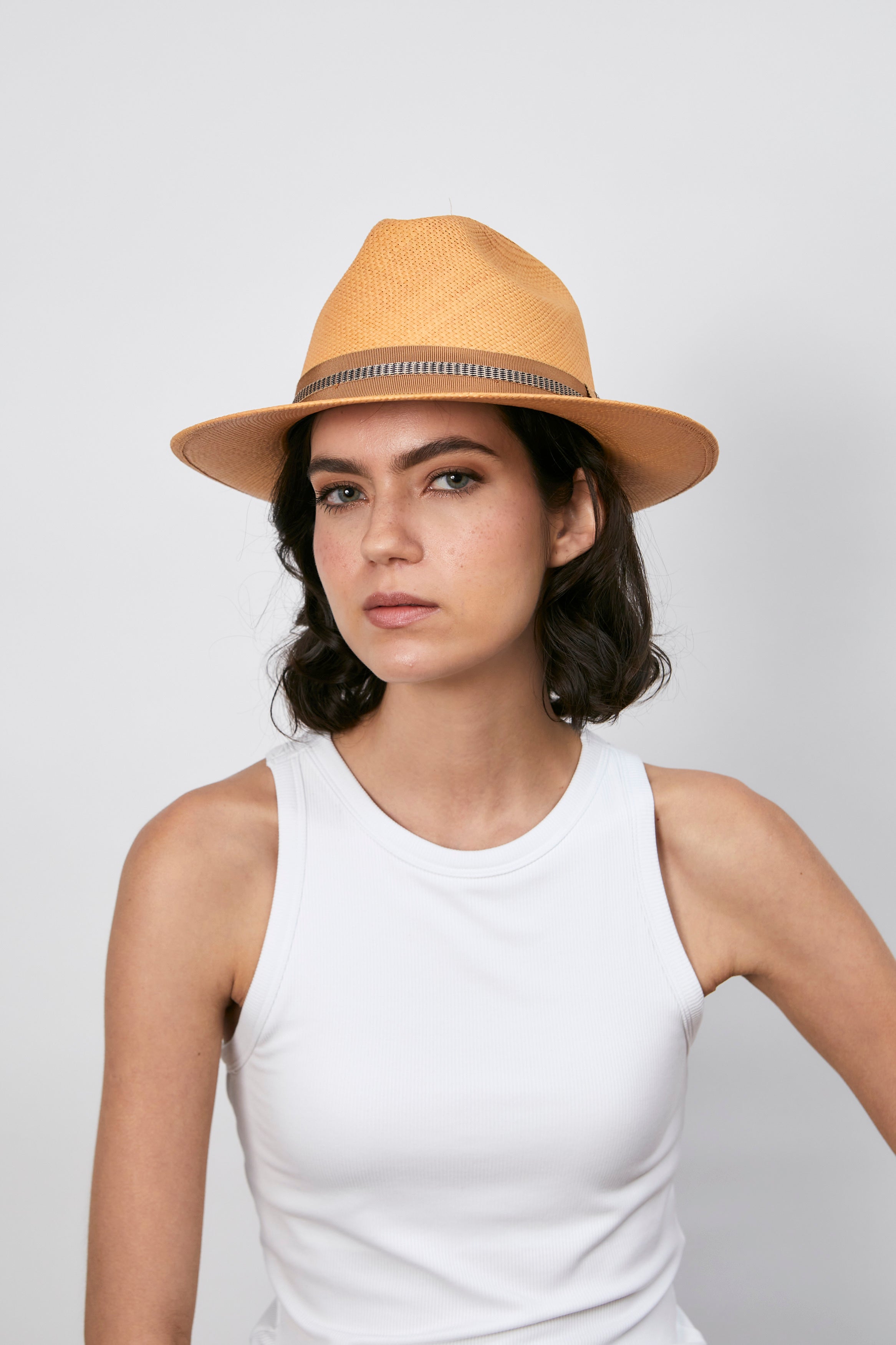 MAITE - Fedora clásico ala corta