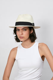 NOA - Fedora ala corta cabeza crochet