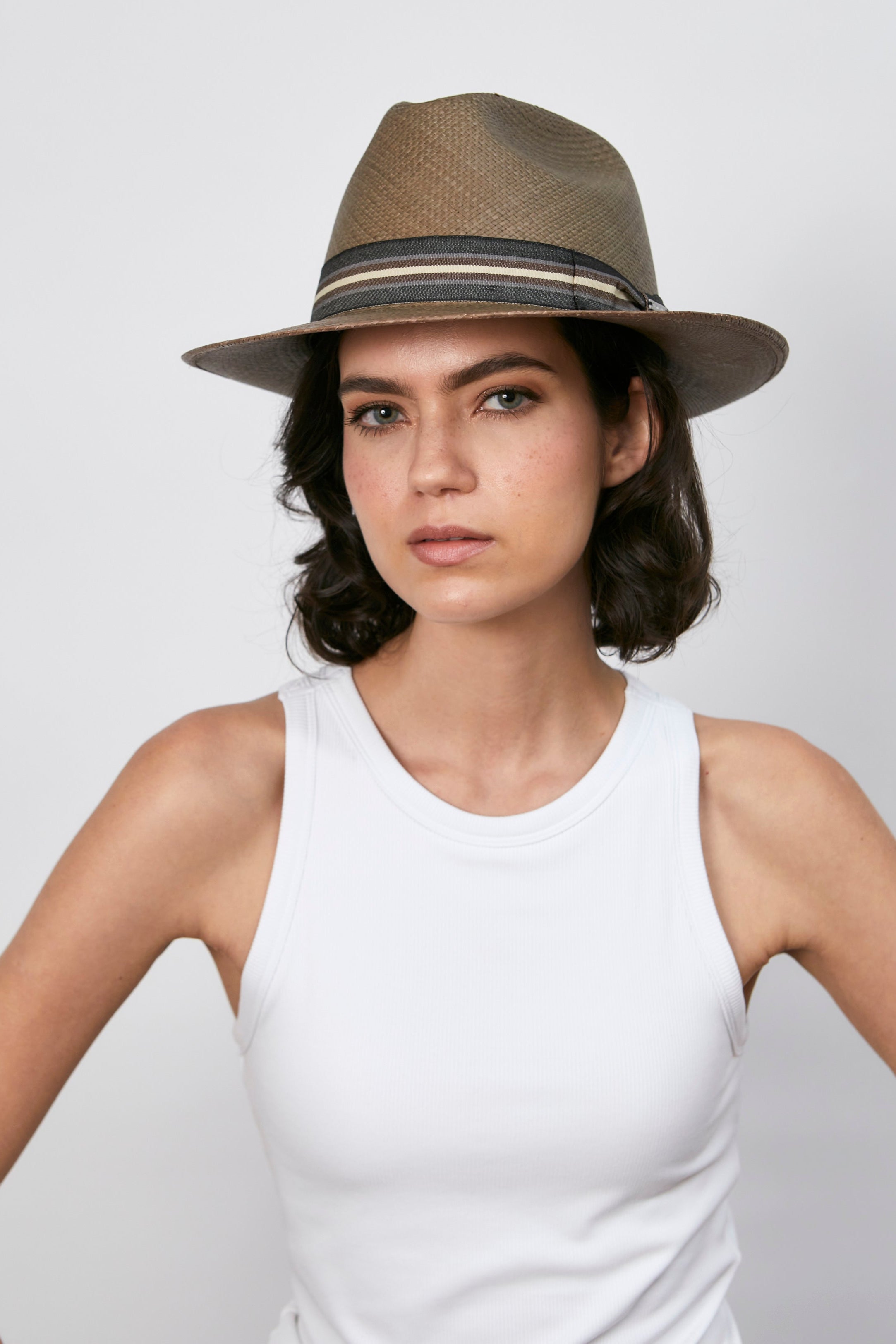 NOOR - Fedora clásico ala corta