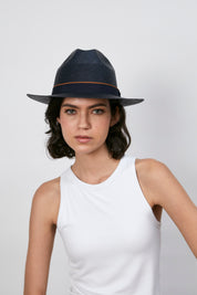 NOVA - Fedora calado ala corta