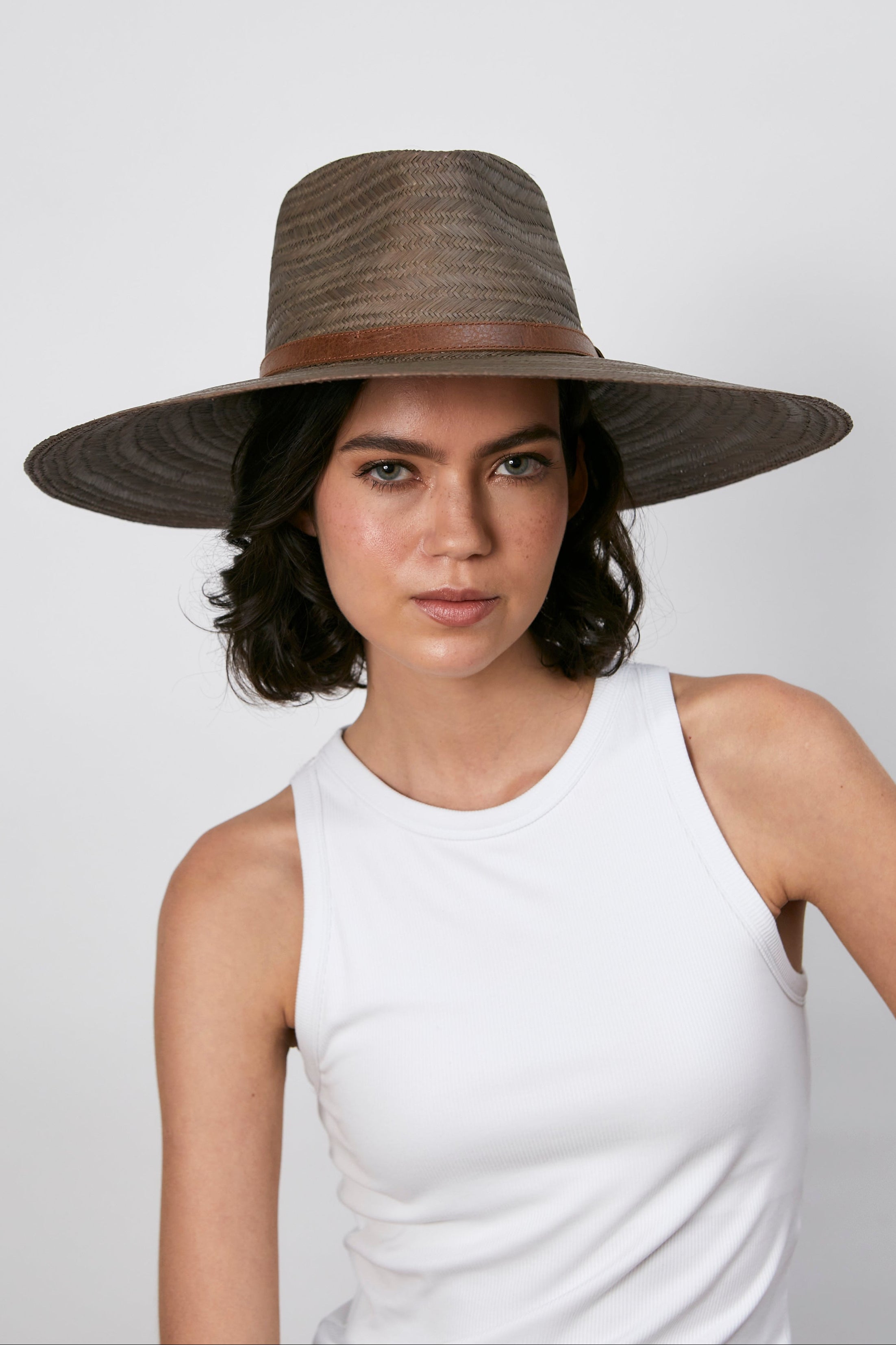 Tana - Ala ancha correa cuero