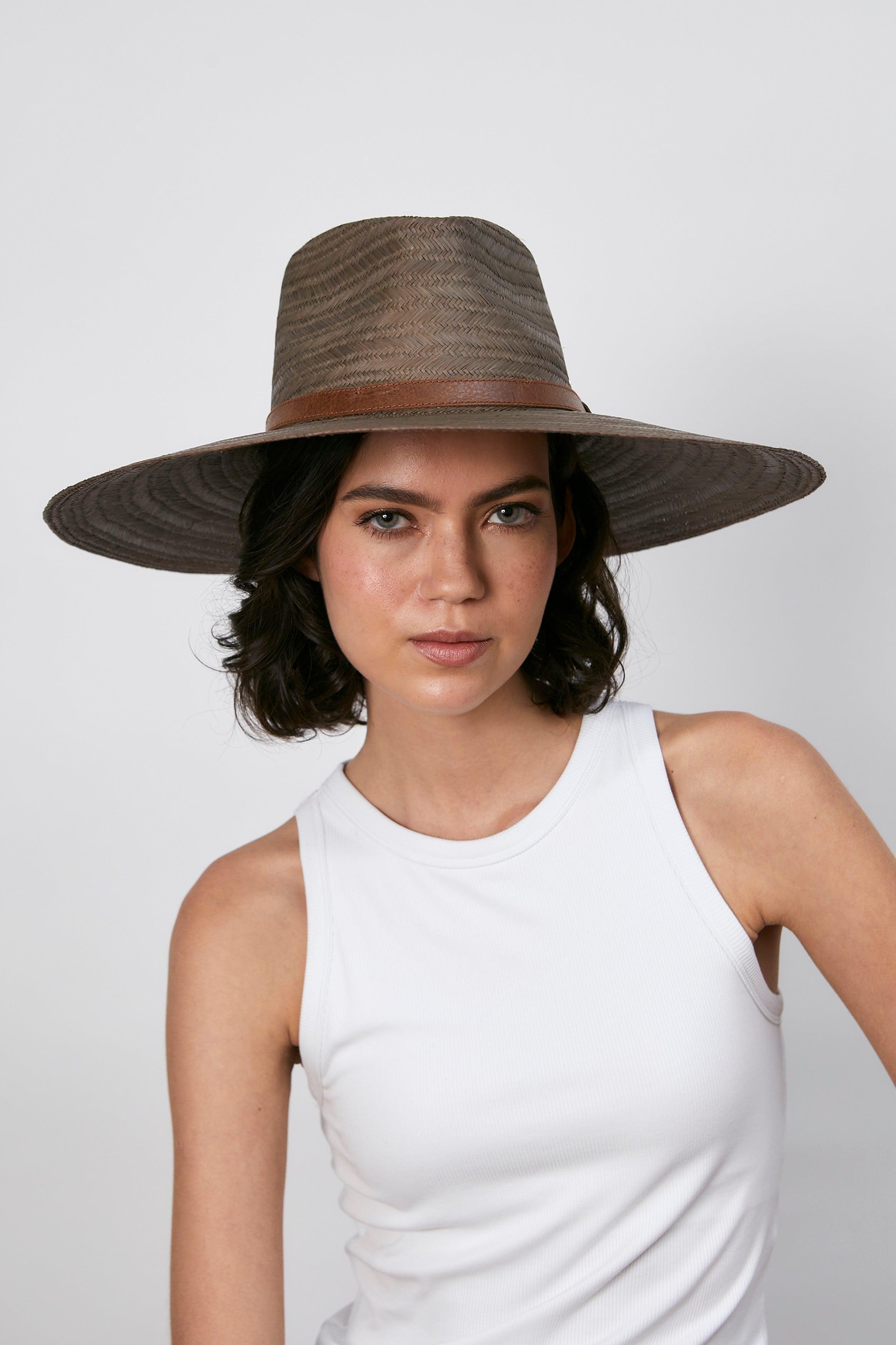 Tana - Ala ancha correa cuero