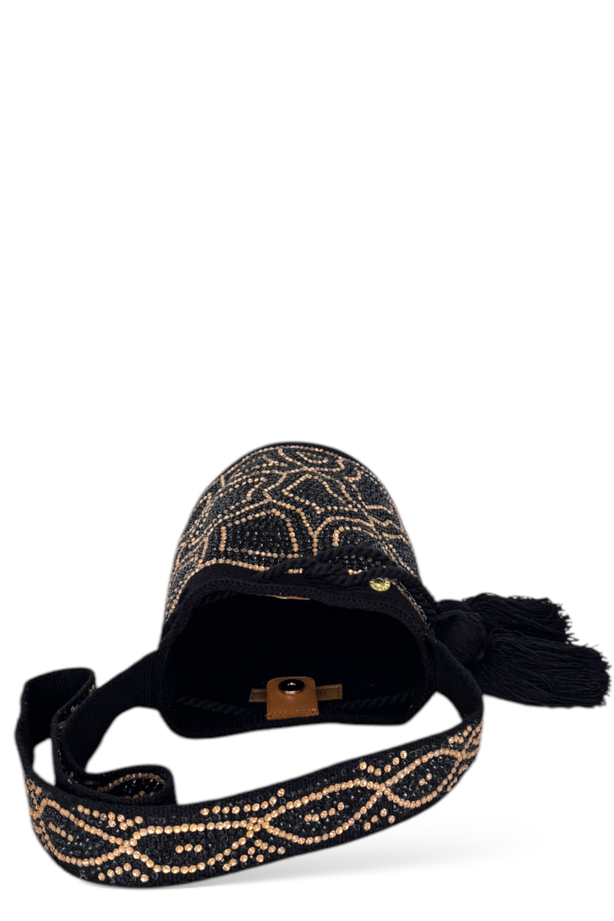 Cartera wayuu bag de algodón tejida a mano con aplicaciones de tela y brillos