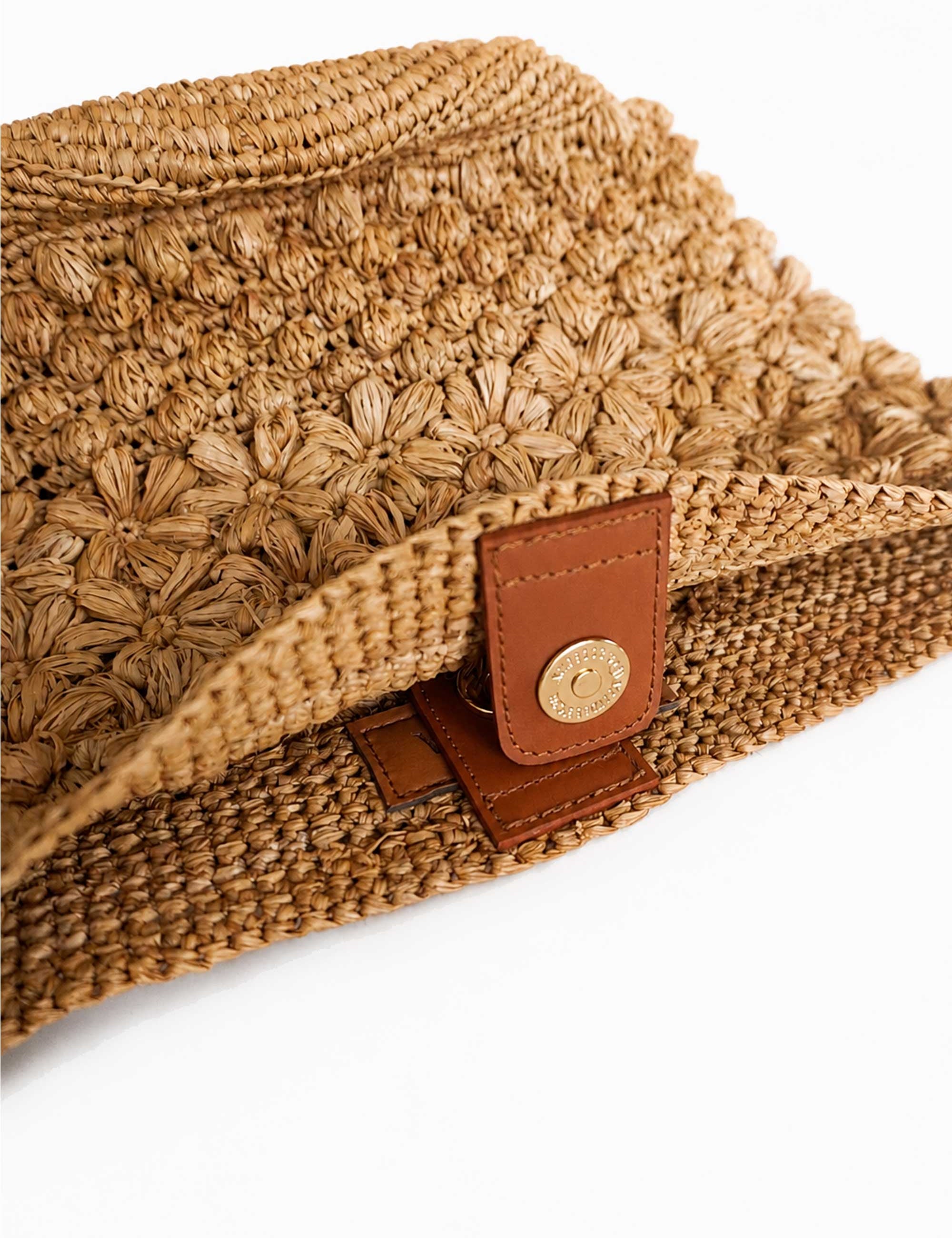 Cartera-Raffia-Benavia-Floreana.jpg
