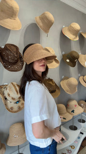 Visera - Karina Camel