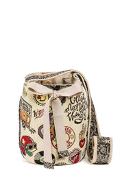 Wayuu bag bolso tejido a mano con aplicación de tela reciclada hippie