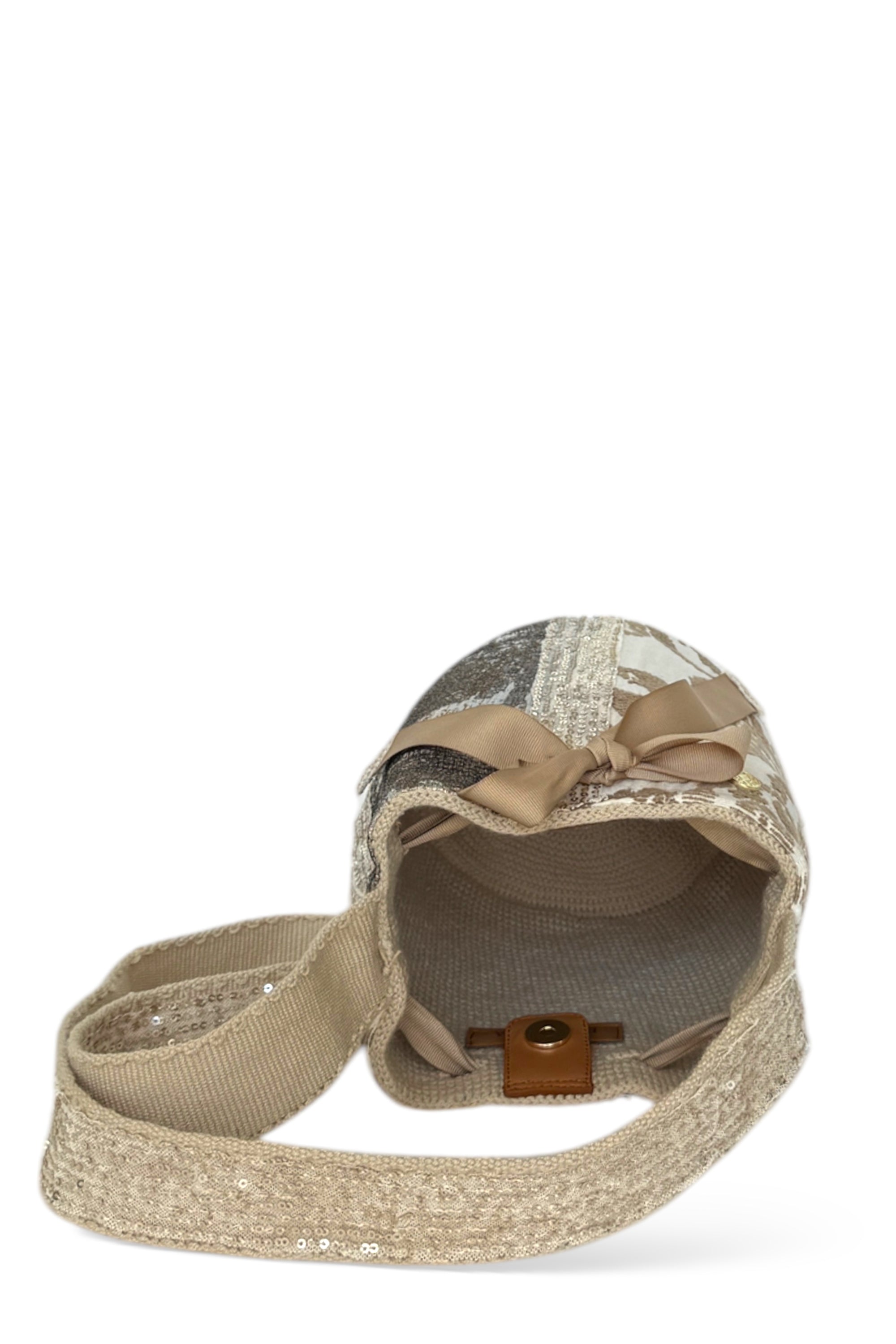 Cartera wayuu bag de algodón tejida a mano con aplicaciones de tela reciclada