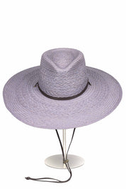 Sombrero de Paja Alba en color Mora. Hecho de 100% paja toquilla con un cintillo decorativo de cuero. Panama hat tejido a mano en Ecuador. Tamaño Regulable.
