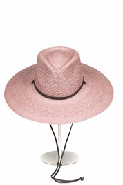Sombrero de Paja Alba en color Palo Rosa. Hecho de 100% paja toquilla con un cintillo decorativo de cuero. Panama hat tejido a mano en Ecuador. Tamaño Regulable.