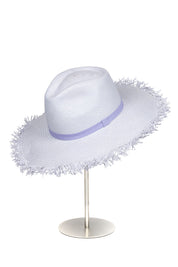 Sombrero de Paja Cameila. Hecho de 100% paja toquilla con un cintillo decorativo italiano. Panama hat tejido a mano en Ecuador. Tamaño Regulable.