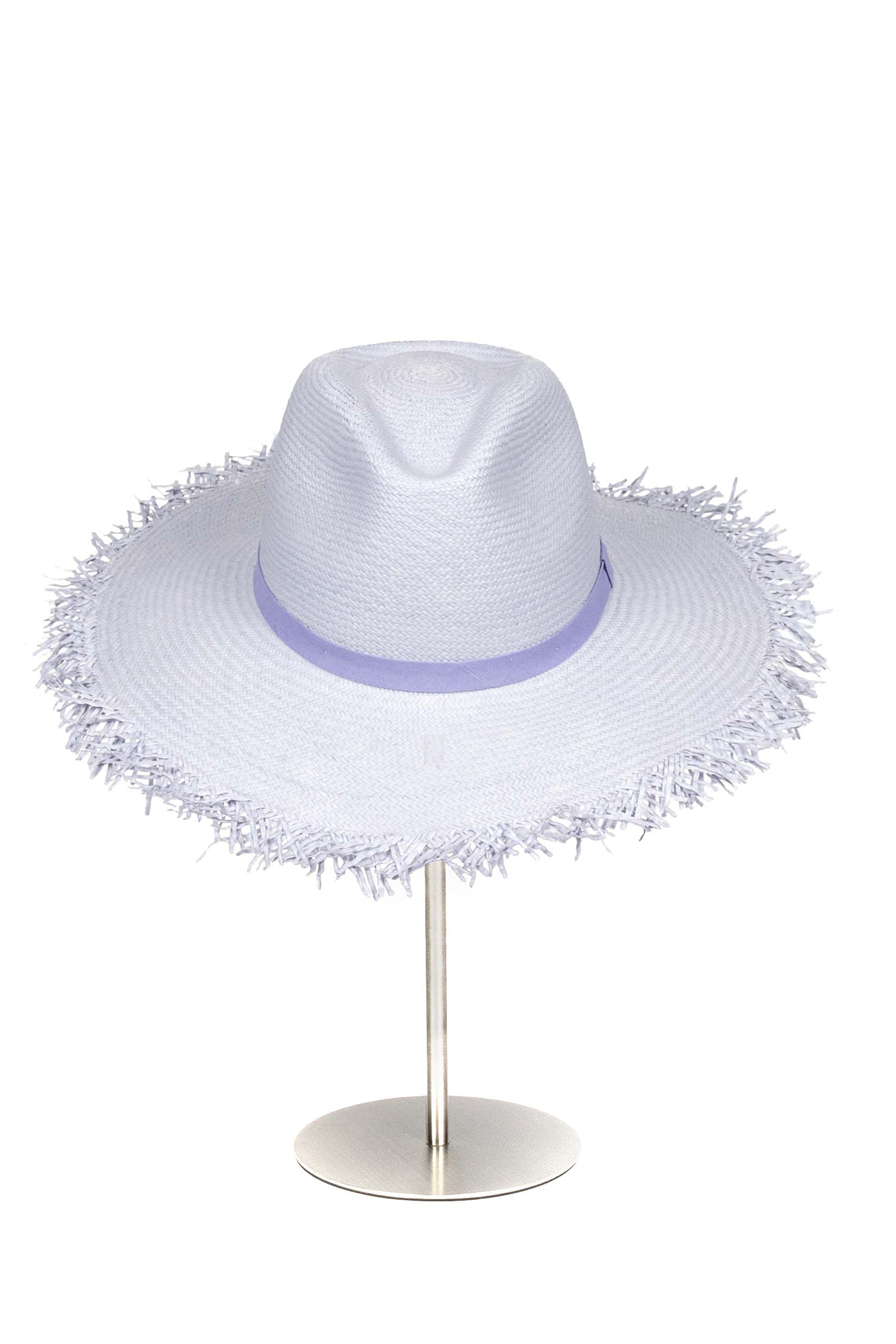 Sombrero de Paja Cameila. Hecho de 100% paja toquilla con un cintillo decorativo italiano. Panama hat tejido a mano en Ecuador. Tamaño Regulable.