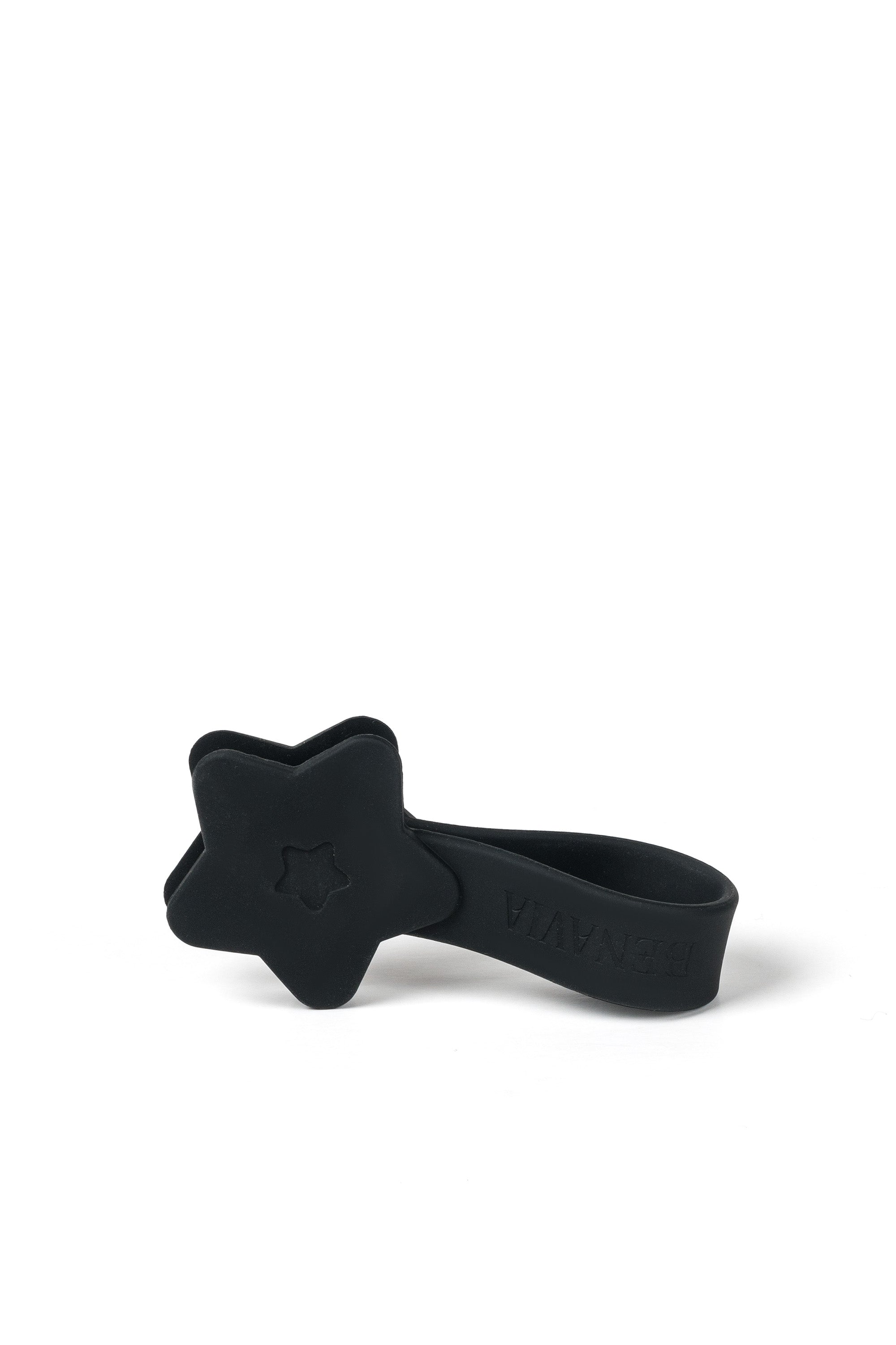 Clip porta sombrero ideal para viajes, en forma de estrella en color negro. Hecho de Silicona.