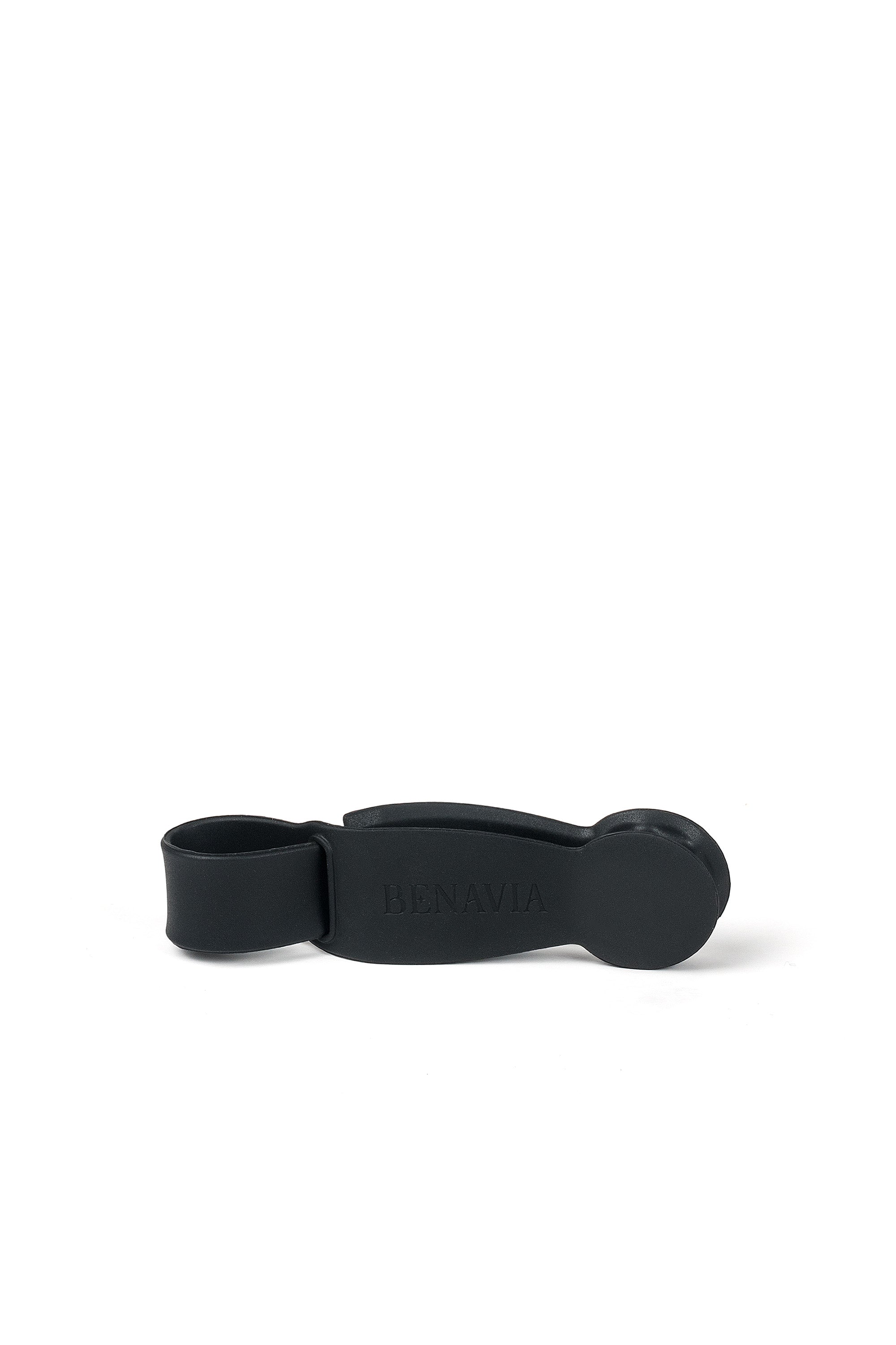 Clip porta sombrero ideal para viajes, redondo en color negro. Hecho de Silicona.