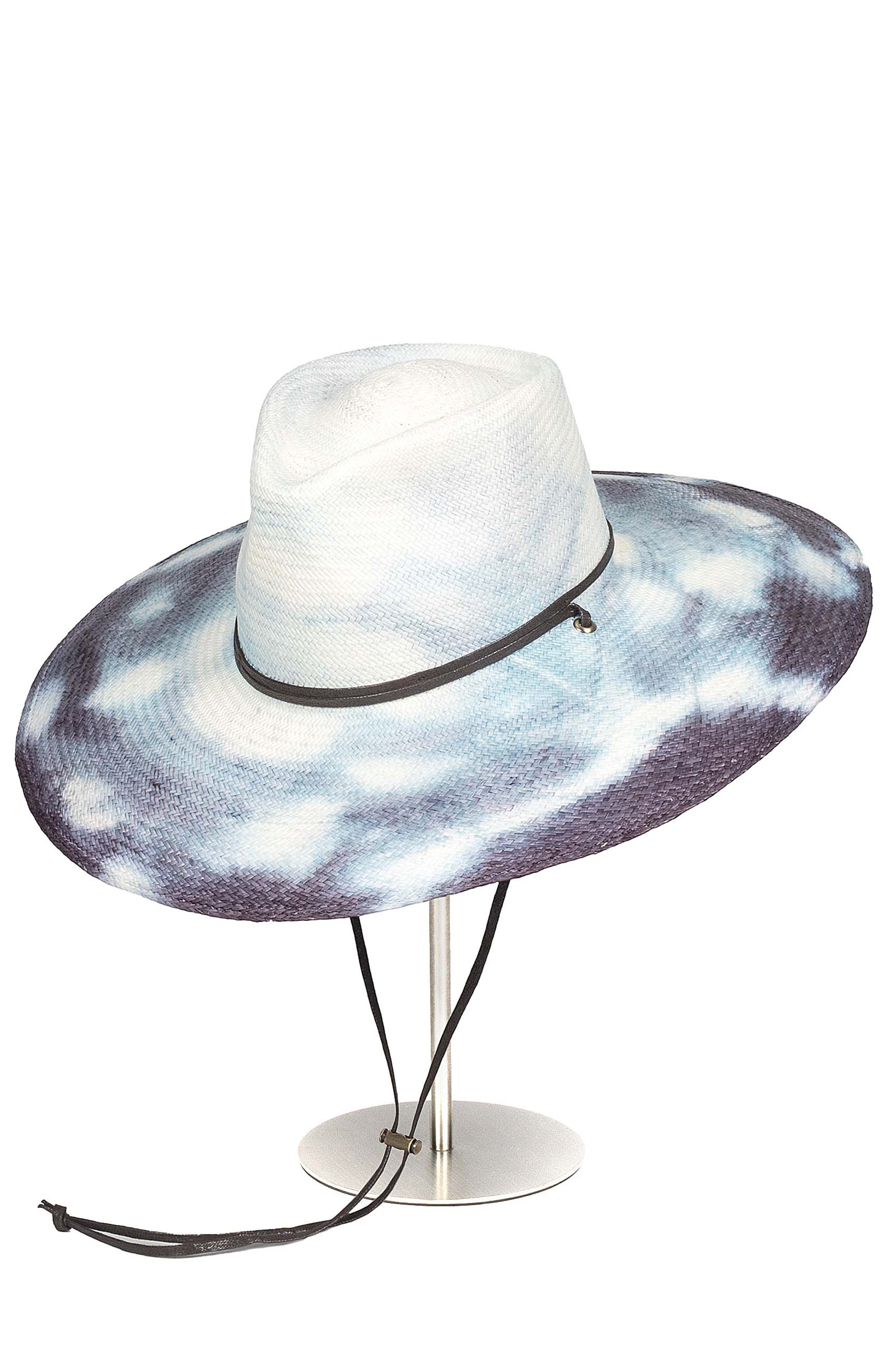 Sombrero de Paja Marisol. Hecho de 100% paja toquilla con un cintillo decorativo de cuero. Panama hat tejido a mano en Ecuador. Tamaño Regulable.