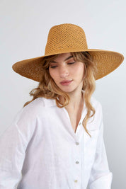 Sombrero de Paja Pascal. Hecho de 100% paja toquilla. Panama hat tejido a mano en Ecuador. Tamaño Regulable.